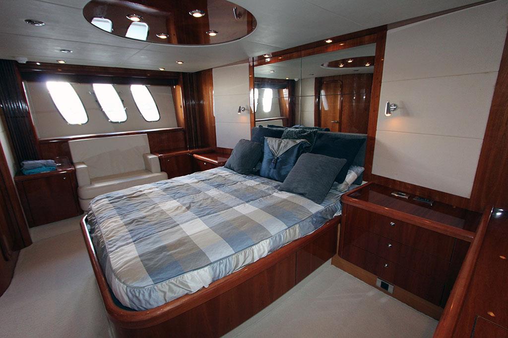 2005 SUNSEEKER PREDATOR 72 